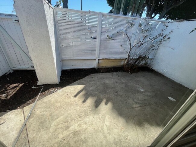 Building Photo - Ball Road Anaheim