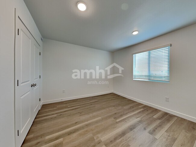 Building Photo - 9746 W Luxton Ln