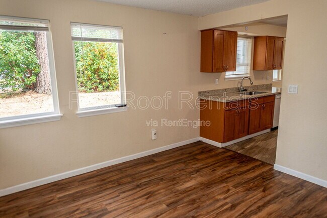 Building Photo - 9620 Maple Ave SW