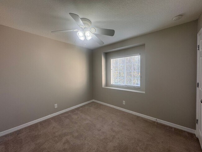 Building Photo - Now Available ! 3BR/2.5BA | Townhome | 1-Car Garage Parking | Community Pool!