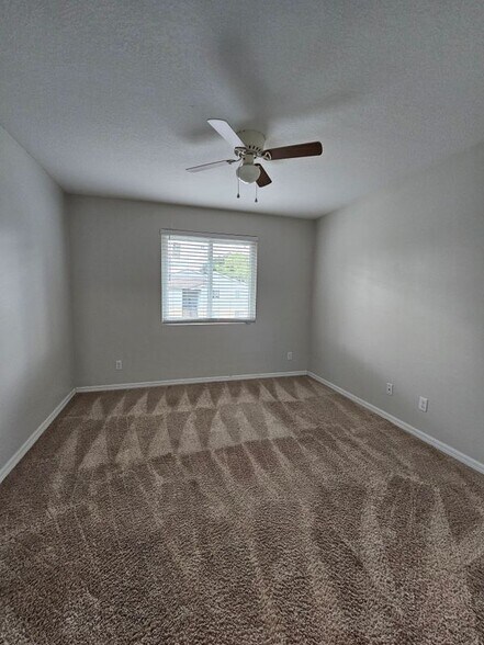 Building Photo - 540 Golden Raintree Pl