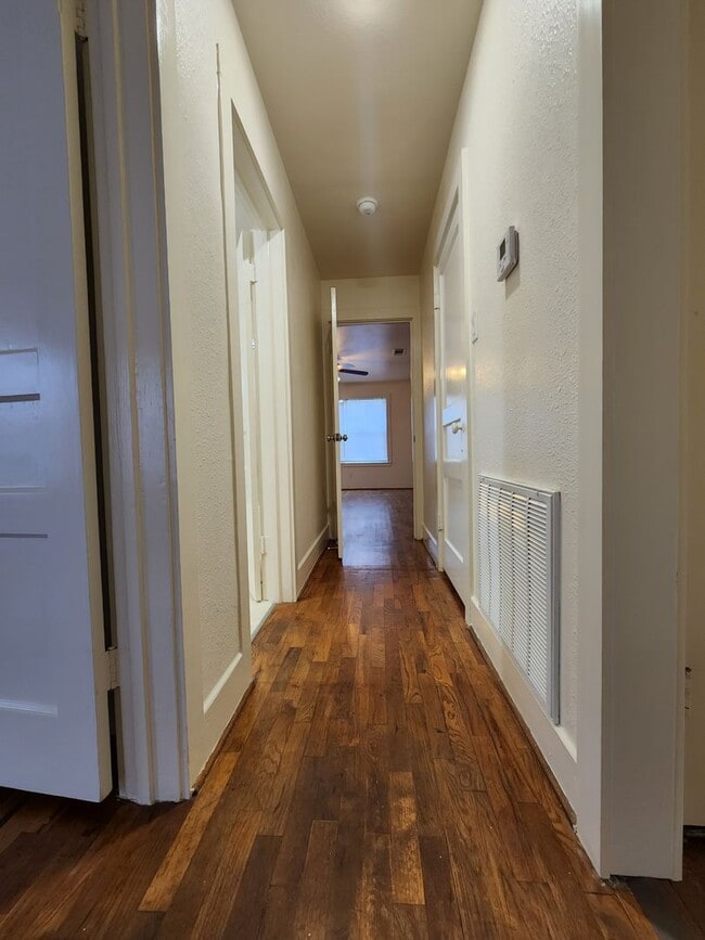 Building Photo - 1827 S Fredonia St