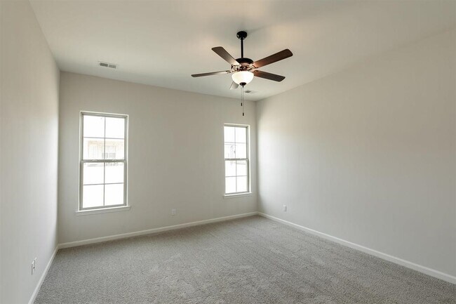Building Photo - 125 Dogwood Springs Dr
