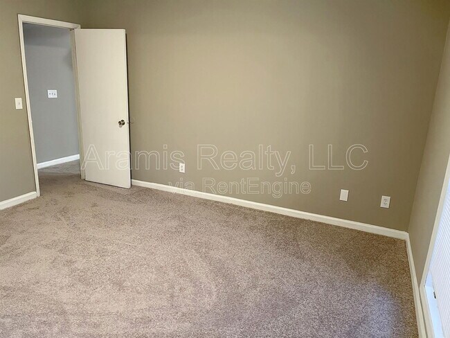 Building Photo - 9032 Gardener Dr