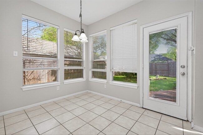 Building Photo - 20906 Greenfield Trail