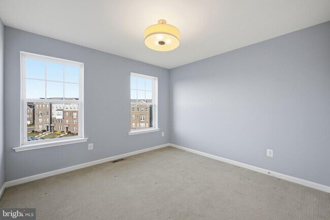 Building Photo - 9701 Tealbriar Dr