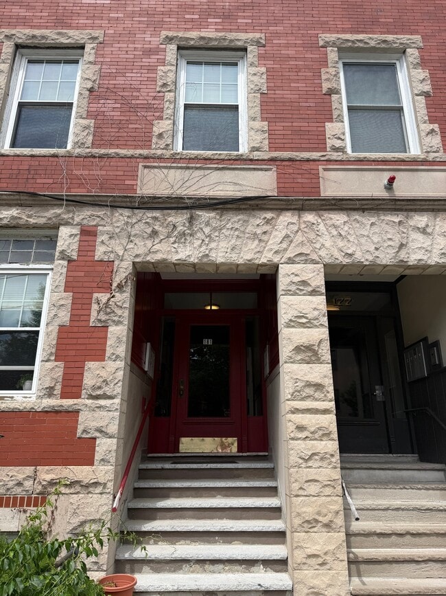 Building Photo - 181 Winthrop Rd