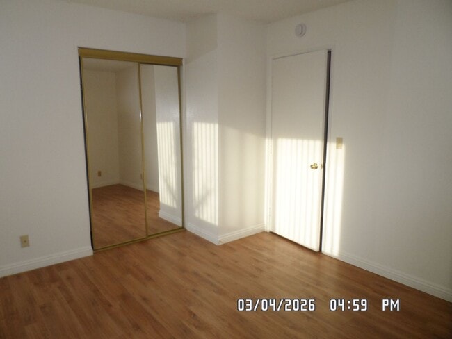 Building Photo - 3 Bedrooms, 1.75 Bathrooms, 2 Car Garage, Fully Fenced, Central Air & Heat, Large Lot, Wood Flooring