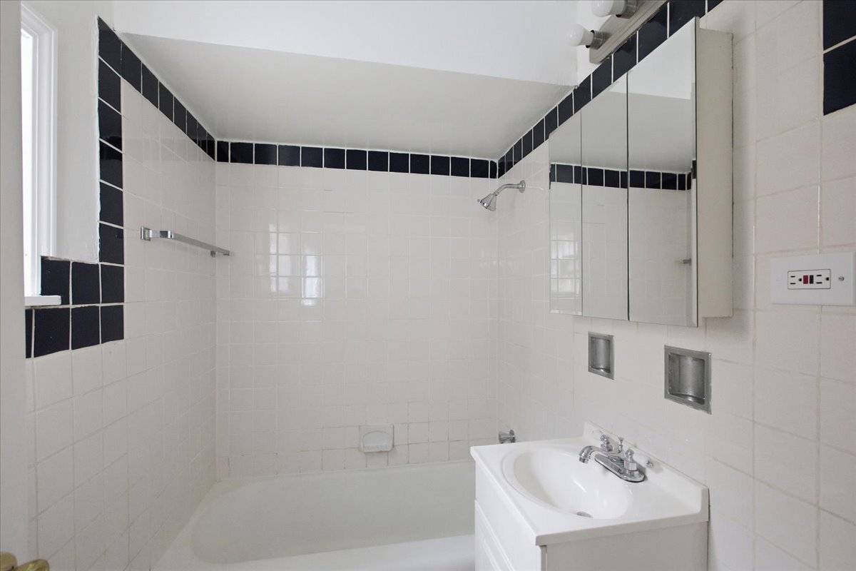 Building Photo - 6256 W 64th Pl