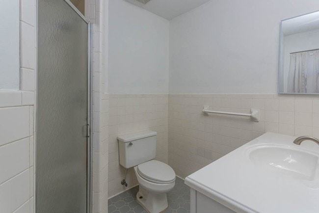 Building Photo - 303 Reynoso Ave