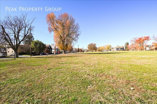 Building Photo - 2625 Robertson Ave