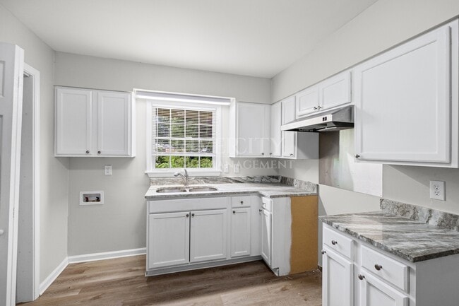 Building Photo - 1381 Laudeen Dr