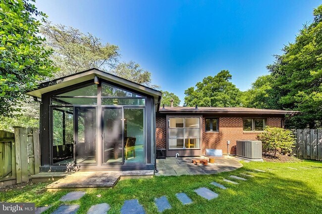 Building Photo - 6515 E Halbert Rd