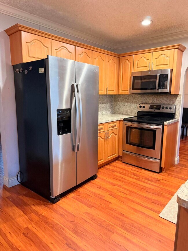 Building Photo - 5806 NW 86th Terrace