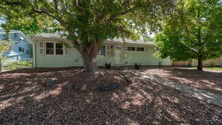 Building Photo - Fantastic 3 Bedroom, 1 level living near F...