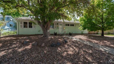 Building Photo - Fantastic 3 Bedroom, 1 level living near F...