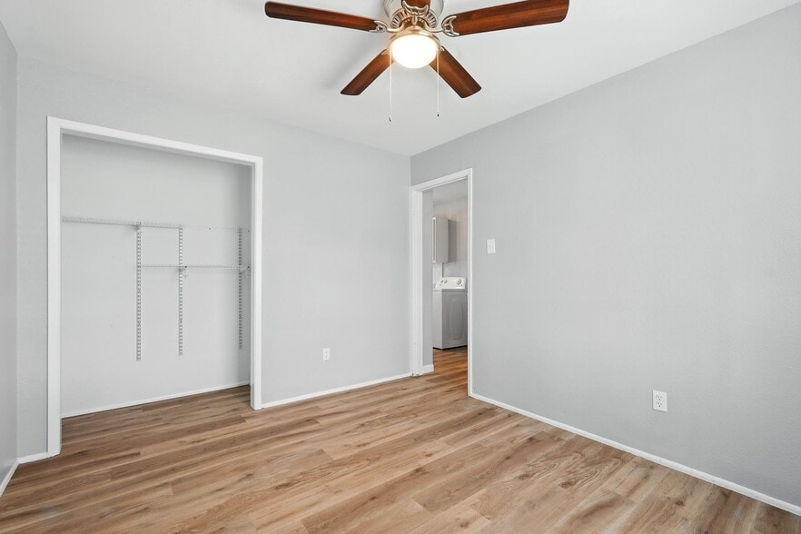 Building Photo - 5107 Durango Dr