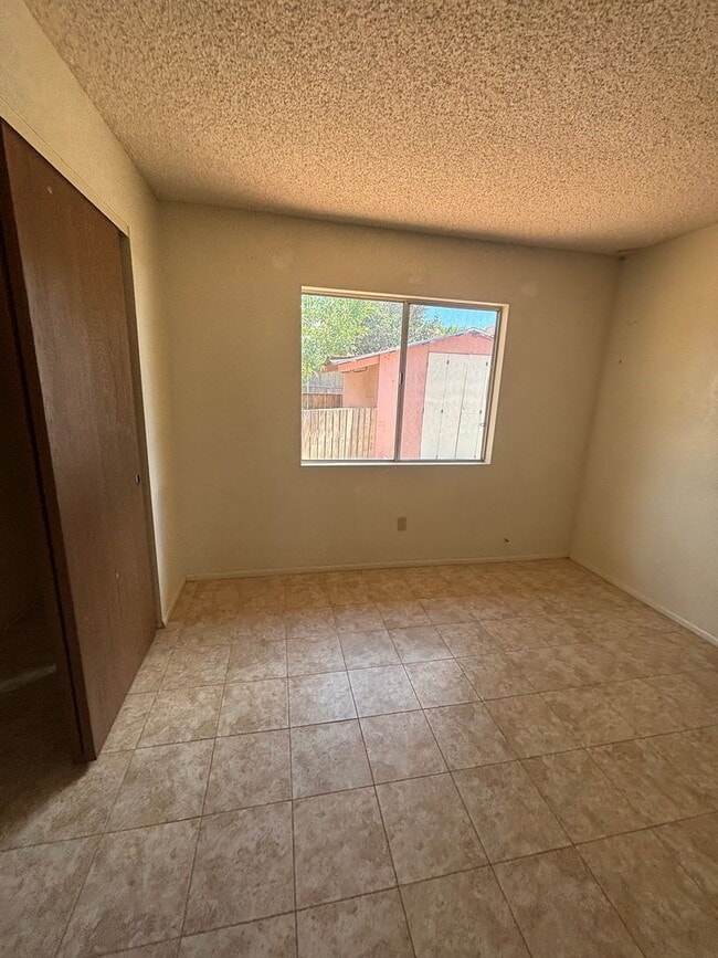 Building Photo - 554 Hegge Dr