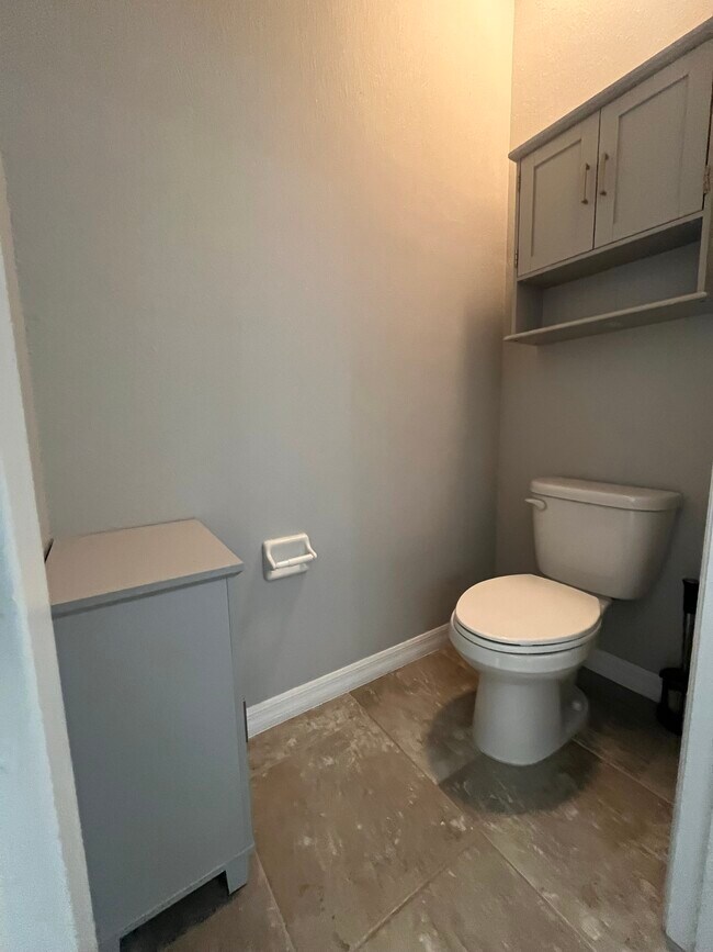 Building Photo - 32848 Sand Creek Dr