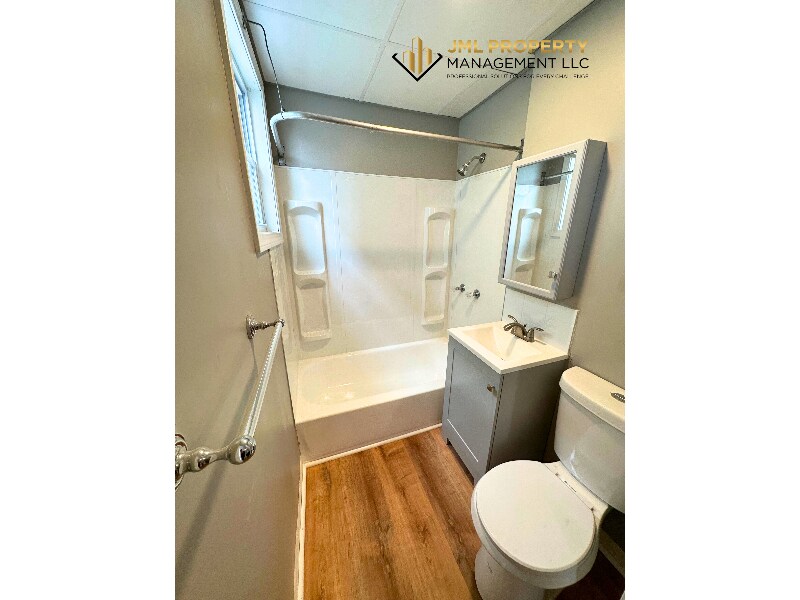 Building Photo - 321 Union St