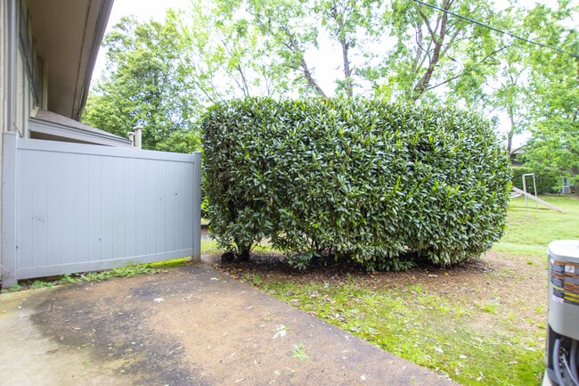 Building Photo - Two bedroom condo