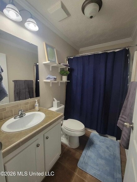 Building Photo - 611 Peach St