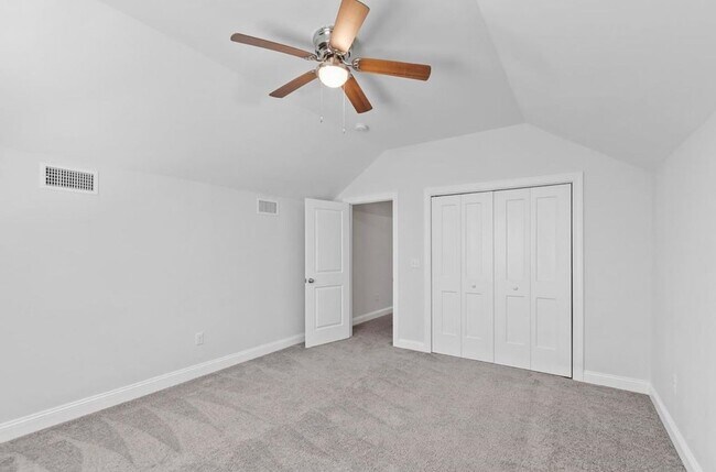 Building Photo - Beautiful Crooked Creek Home Monticello For Rent