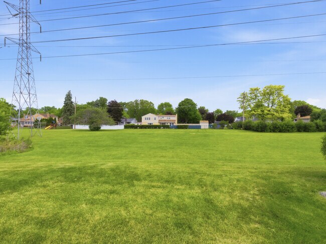 Building Photo - 228 E Rimini Ct
