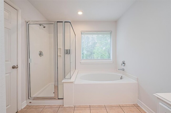 Building Photo - 119 Gallery Cove Ct