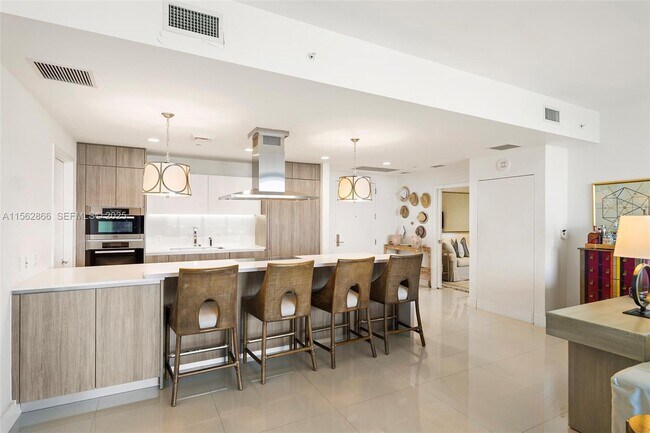 Building Photo - 360 Ocean Dr