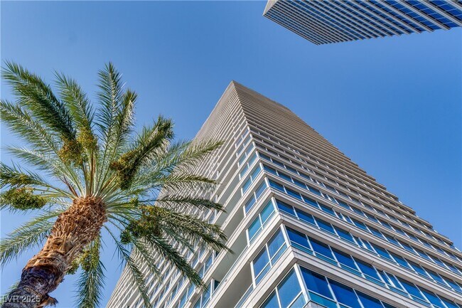 Building Photo - 4525 Dean Martin Dr