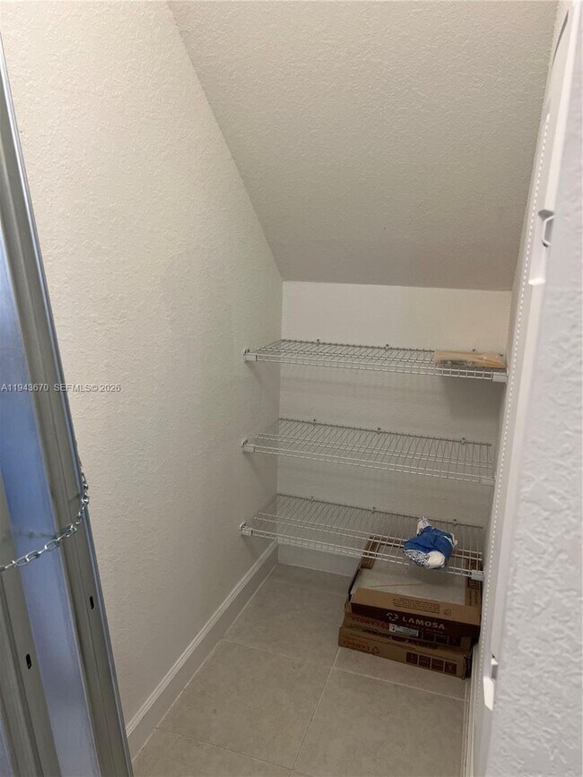 Building Photo - 20631 NE 7th Pl