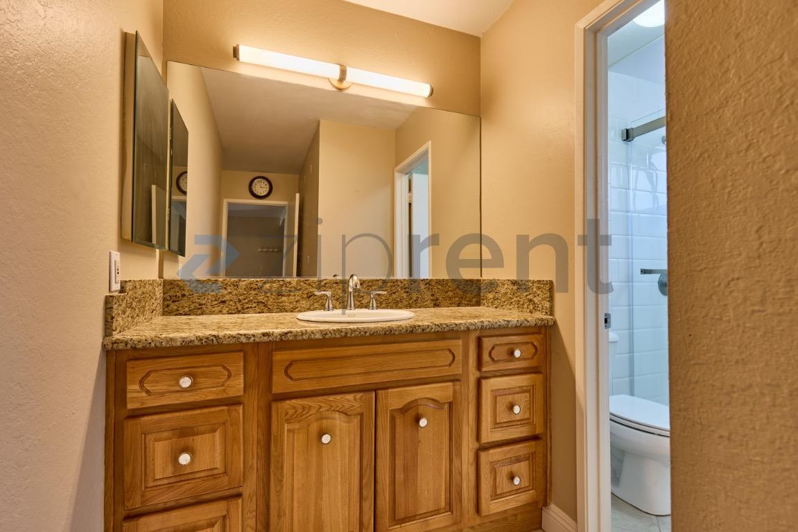 Building Photo - 1010 W MacArthur Blvd