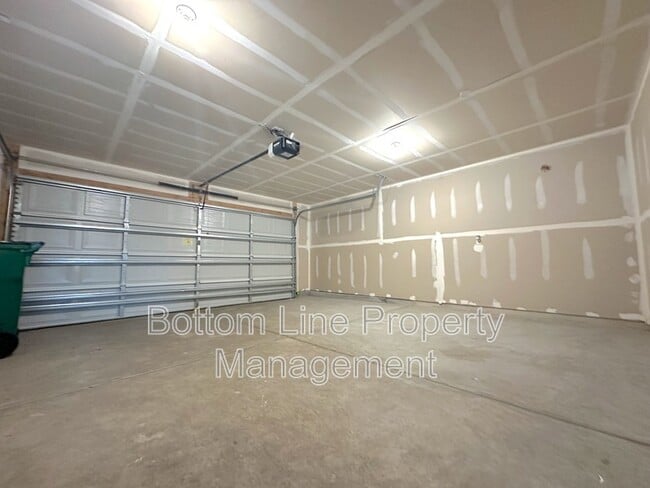 Building Photo - 2129 Allium Dr