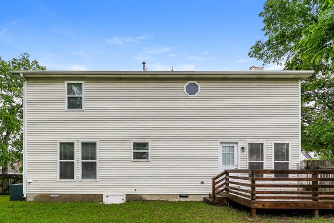 Building Photo - 3001 High Rigger Dr