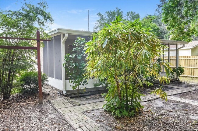 Building Photo - 604 37th St W