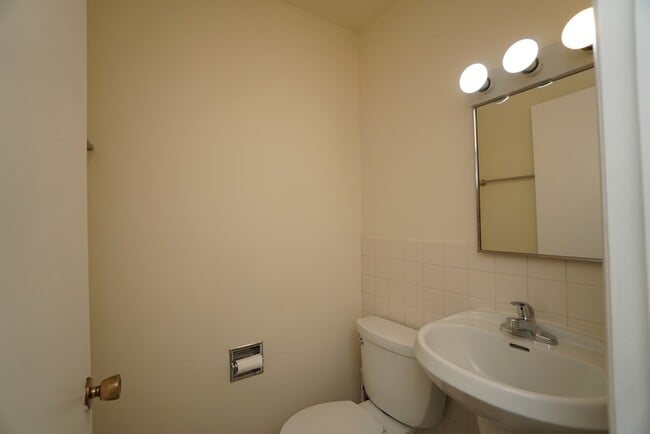 Building Photo - 737 Elder Ln