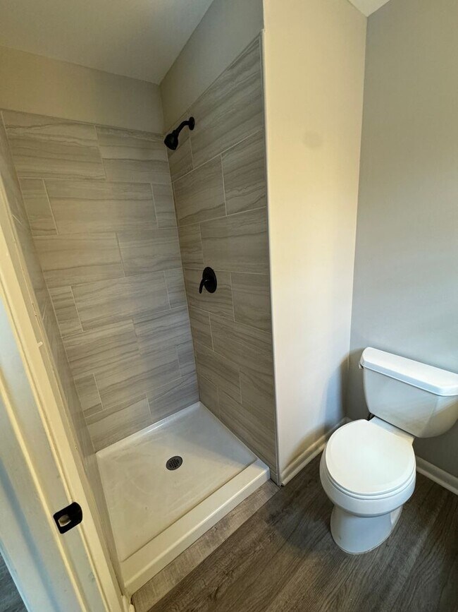 Building Photo - Excellent Location!  3 Bed 2.5 Bath Townhouse!