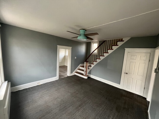 Building Photo - 544 King St