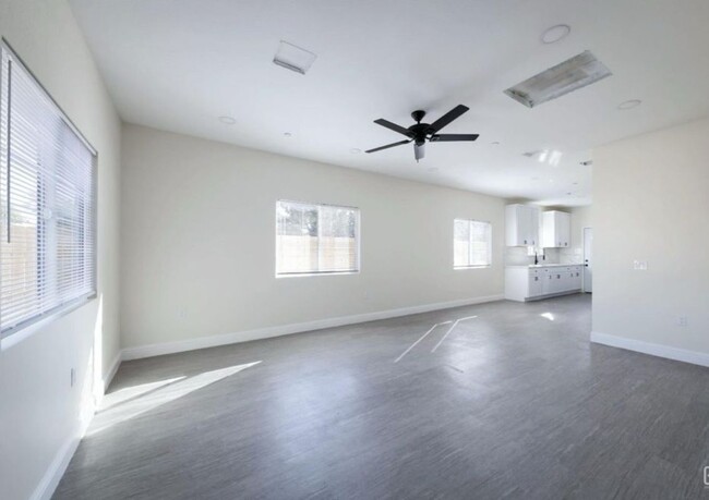 Building Photo - 310 Ohio Dr