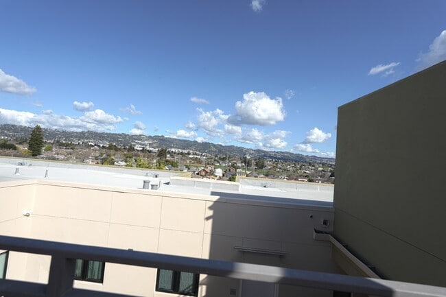 Building Photo - 2747 San Pablo Ave