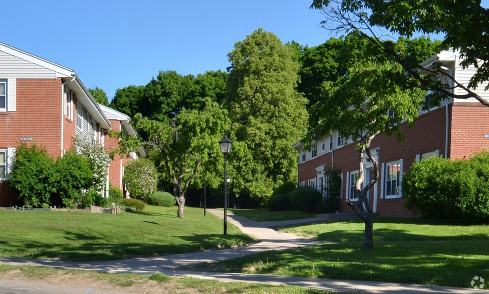 Building Photo - Rochester Highlands