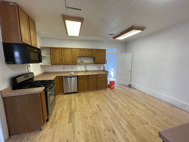 Building Photo - 13224 S Redwood Rd