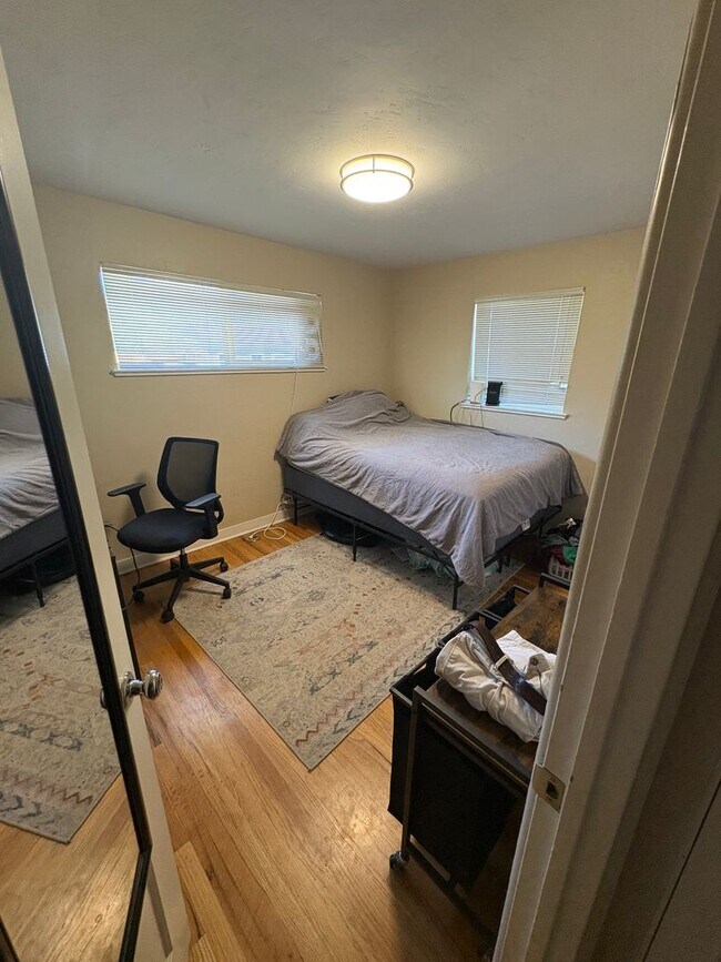 Building Photo - Updated 2BD Duplex | Edgewater Location