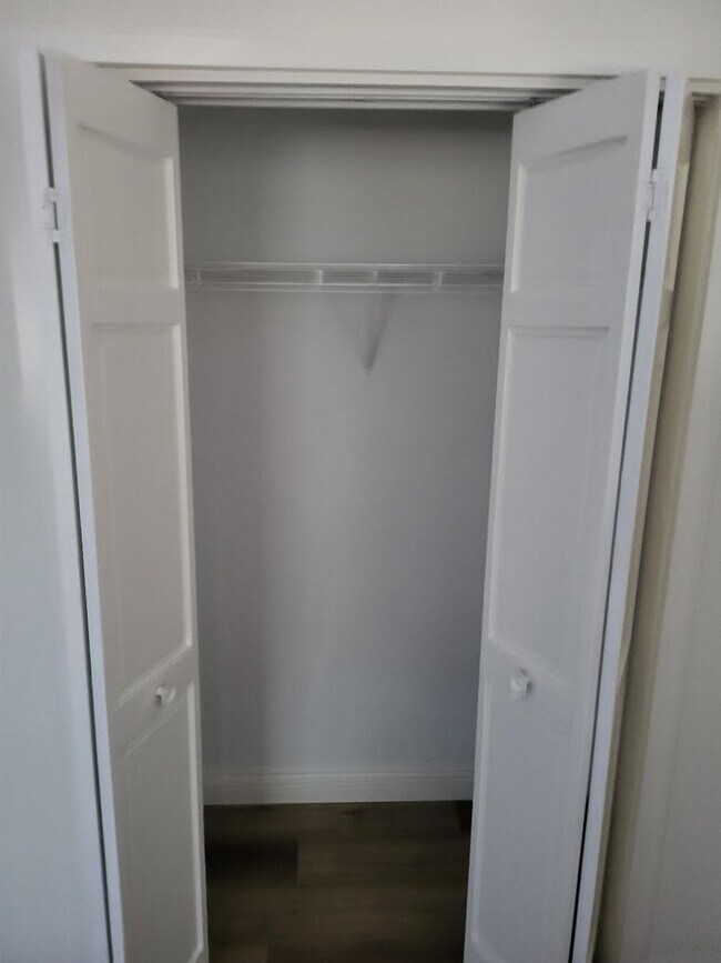 Building Photo - Beautiful fully remodeled home!