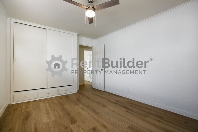 Building Photo - CALL US TODAY AT (505) 808-6467 TO SCHEDUL...