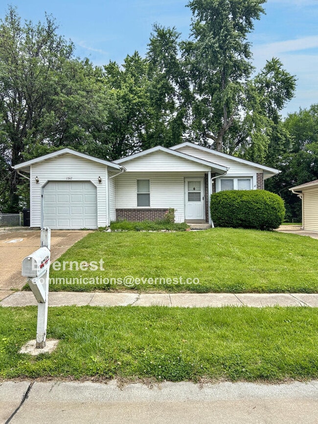 Primary Photo - 1547 Boardwalk Ave