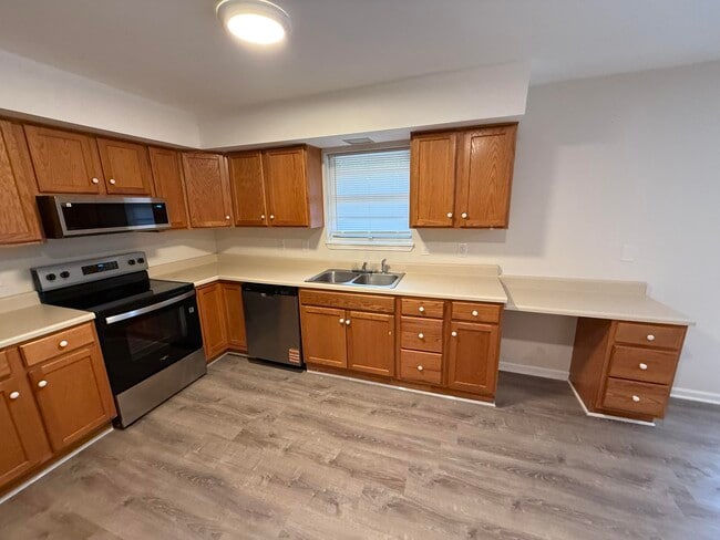 Building Photo - 3306 Belle Meade Dr