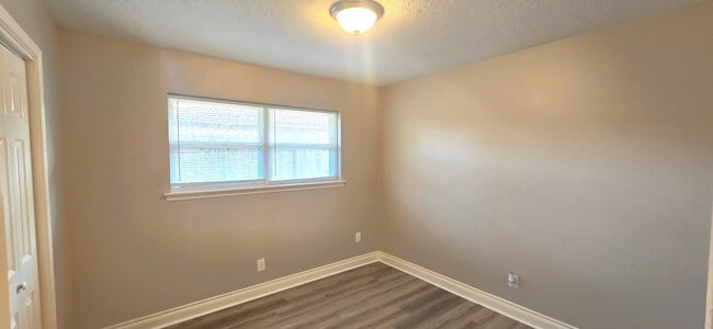 Building Photo - 4315 Navajo St