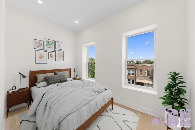 Building Photo - 3 bedroom in RIDGEWOOD NY 11385